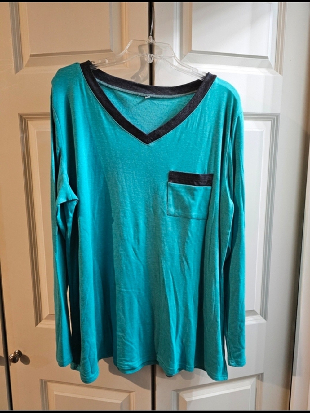 Teal Long Sleeve V-Neck Top with Black Trim 2xl
